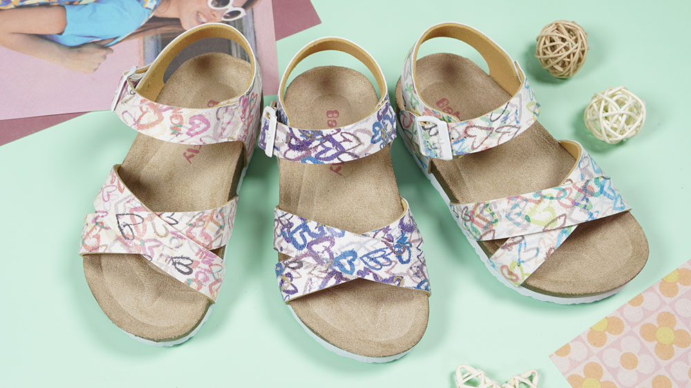 Yidaxing-Spring-and-Summer-Heart-shaped-Printed-Watercolor-Style-Cross-Strap-Girls-Sandals-YDX007AS-1