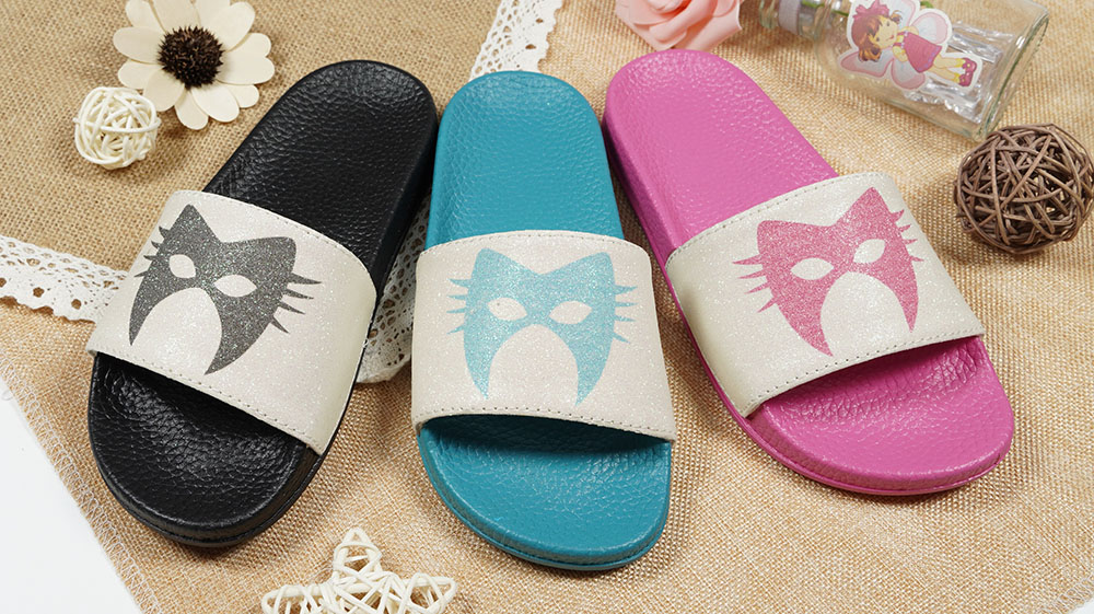 Kitty-Mask-Scrub-Fine-Shimmer-Casual-Slippers-NMD8010H-4